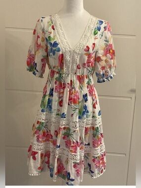 ** Stella Moda ***Floral Lace-Accent made in Italy Mini - Linen Dress